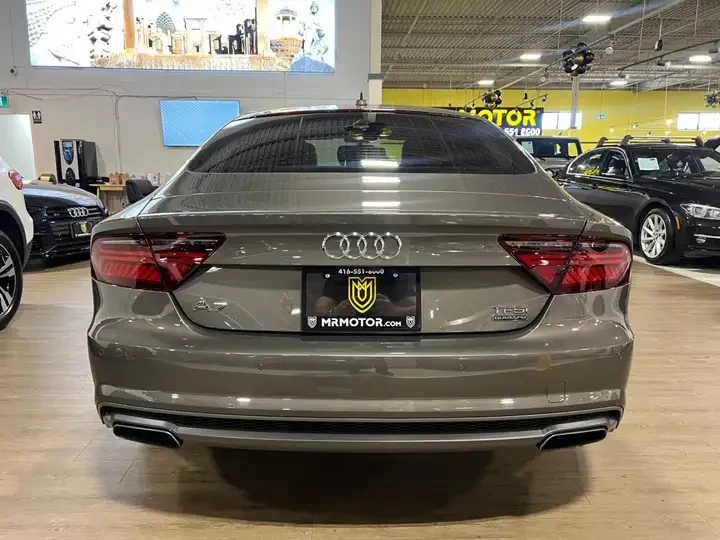 Audi A7 3.0T * S LINE * Technik * BOSE * CARFAX, снимка 8 - Автомобили и джипове - 54904947