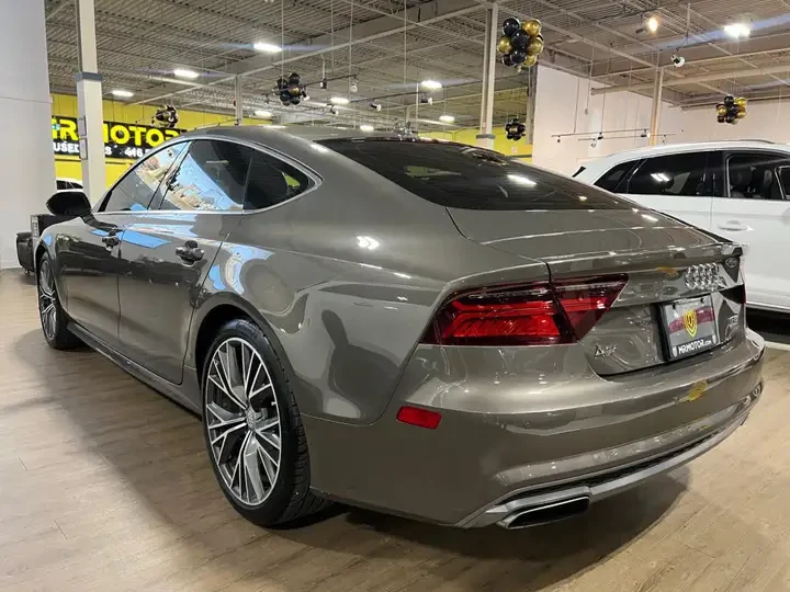 Audi A7 3.0T * S LINE * Technik * BOSE * CARFAX, снимка 6 - Автомобили и джипове - 54904947