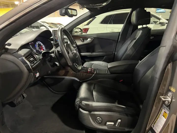 Audi A7 3.0T * S LINE * Technik * BOSE * CARFAX, снимка 9 - Автомобили и джипове - 54904947