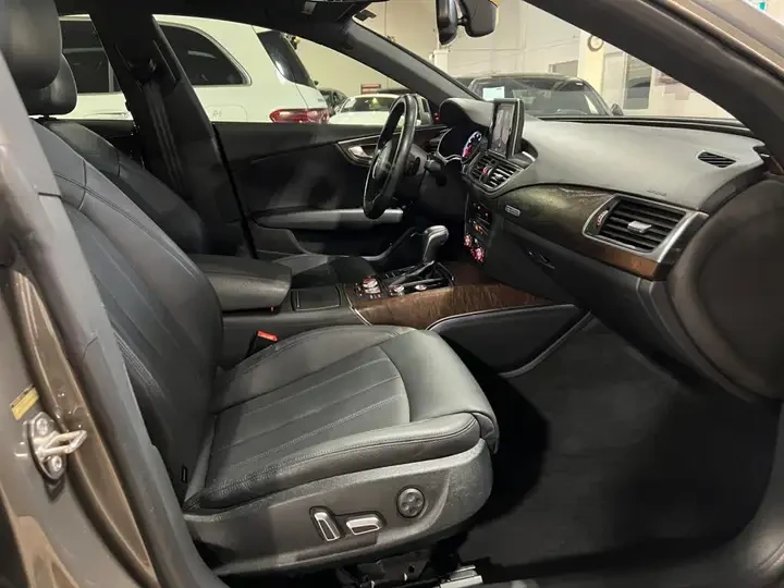Audi A7 3.0T * S LINE * Technik * BOSE * CARFAX, снимка 11 - Автомобили и джипове - 54904947