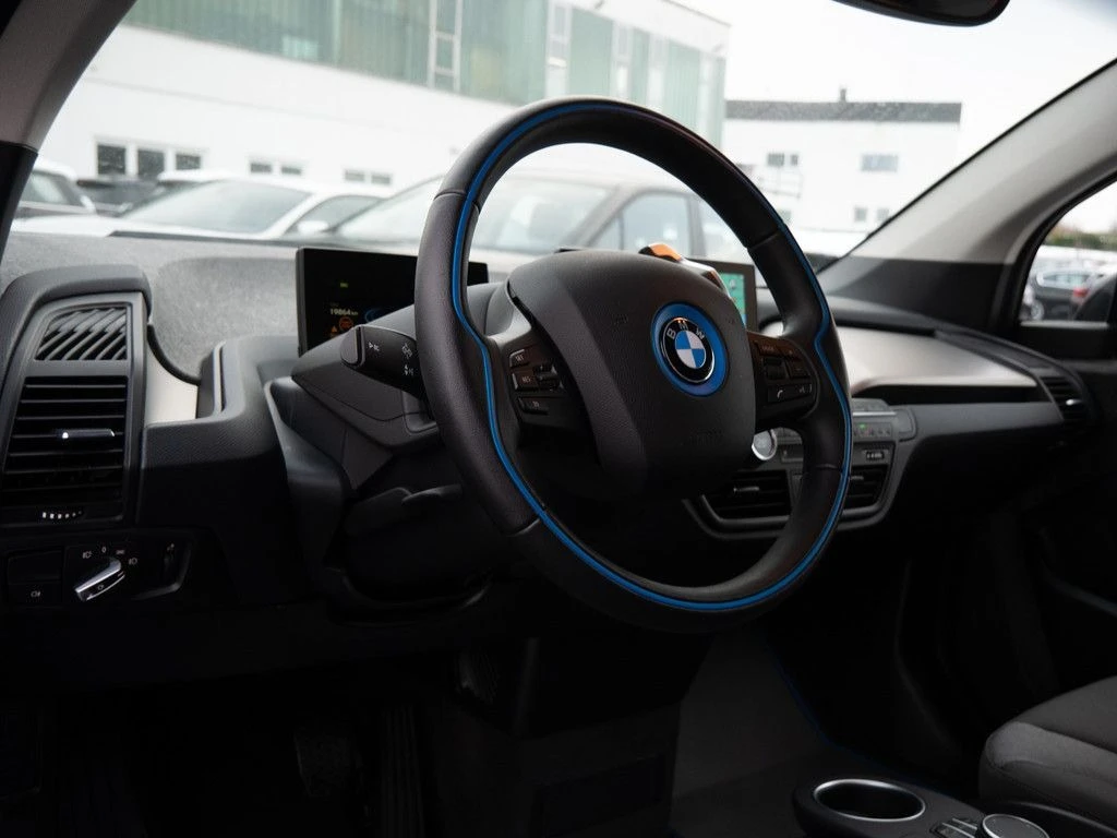 BMW i3 s 120Ah*Sportpaket*Navi*PDC*SHZ - изображение 7