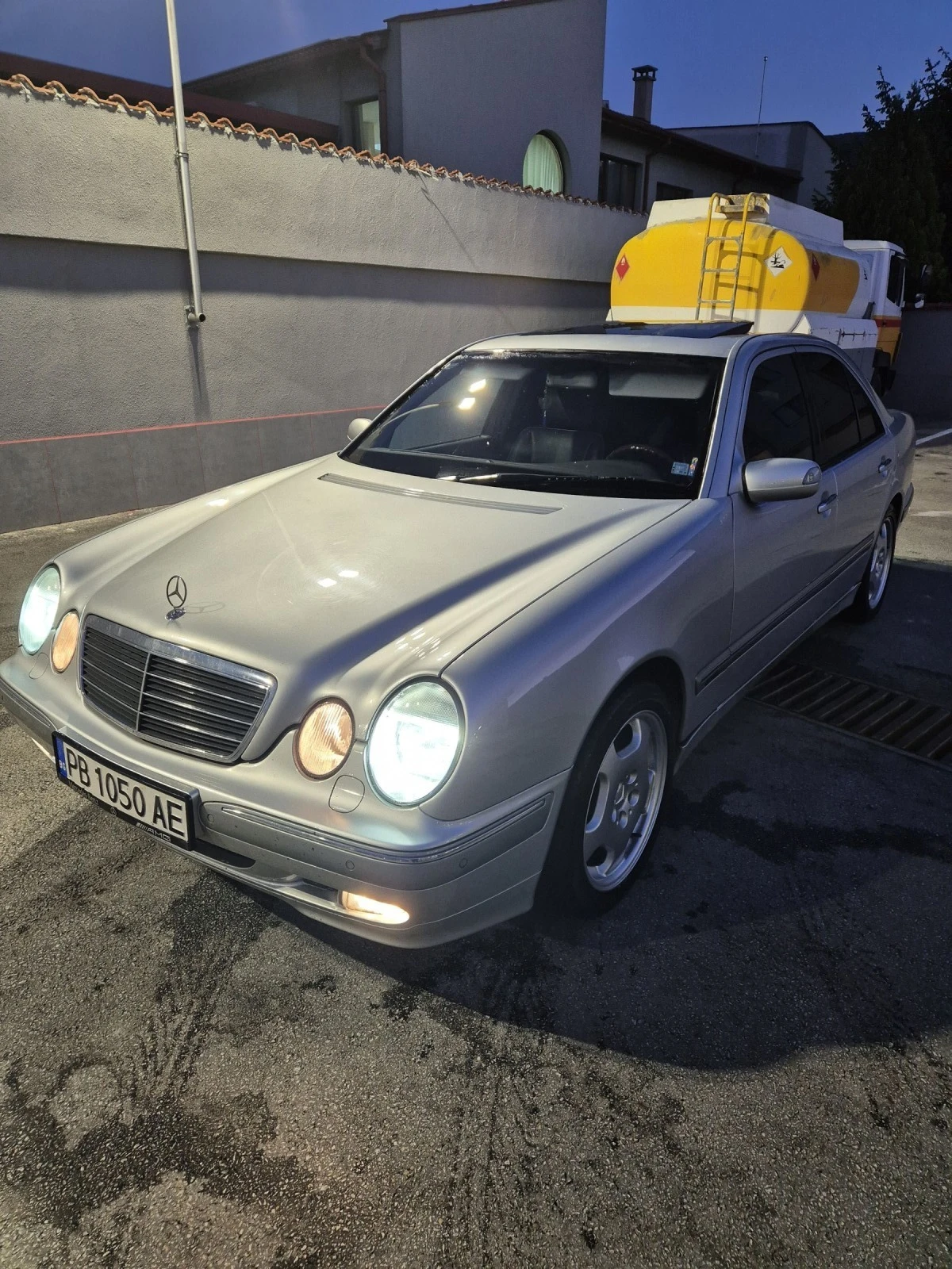 Mercedes-Benz E 280 2.8 204 кс - изображение 4