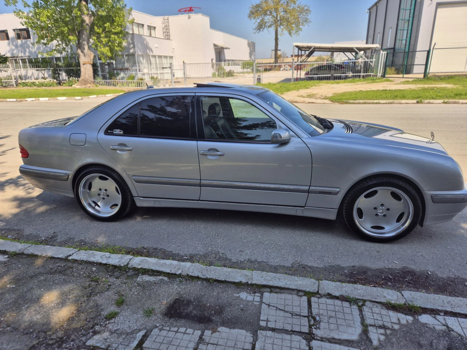 Mercedes-Benz E 280 2.8 Elegance  - изображение 4