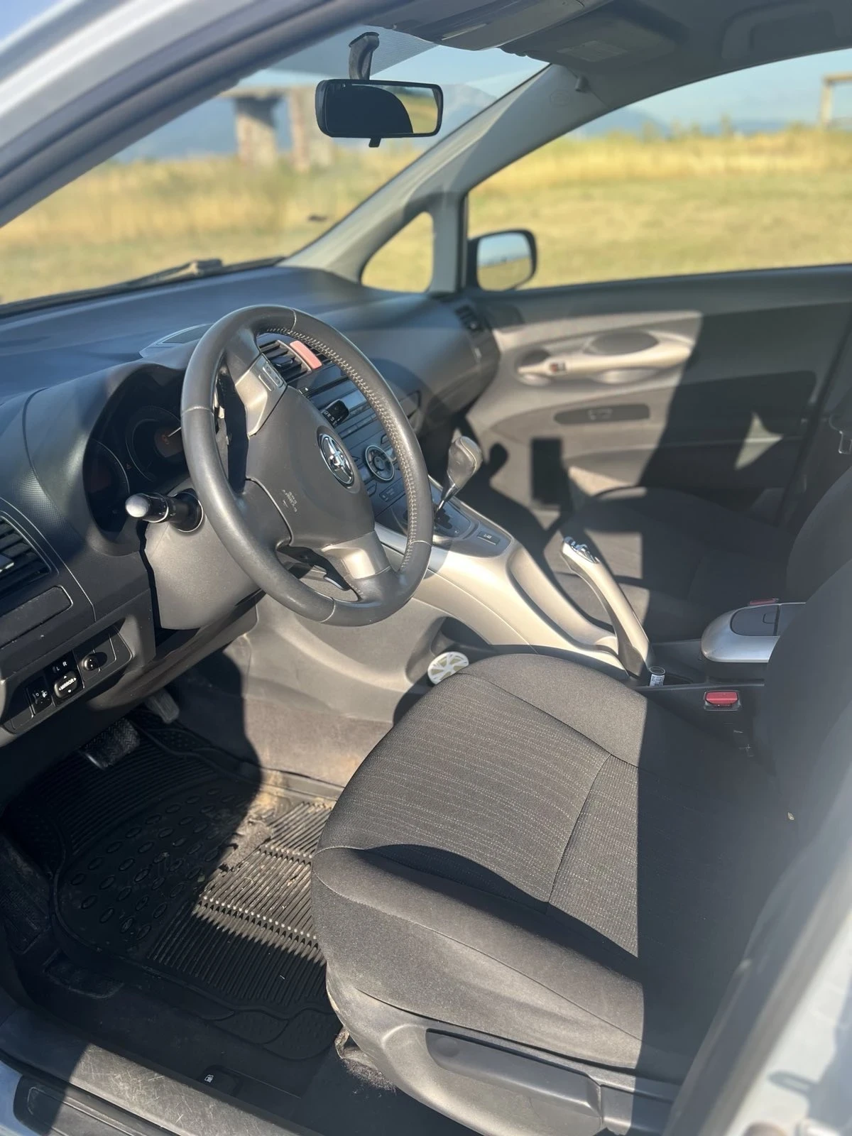 Toyota Auris 1.6  - изображение 5
