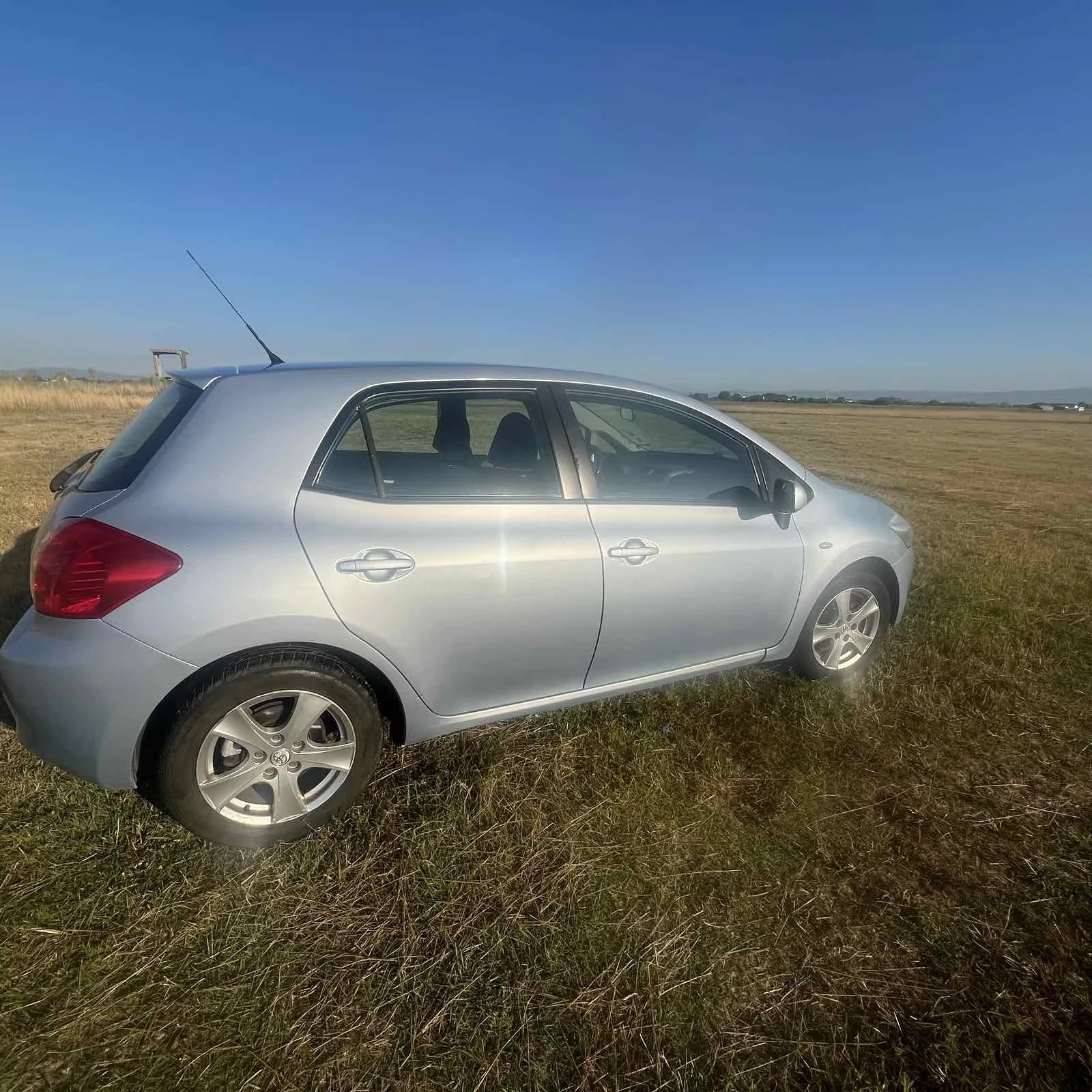 Toyota Auris 1.6  - изображение 4
