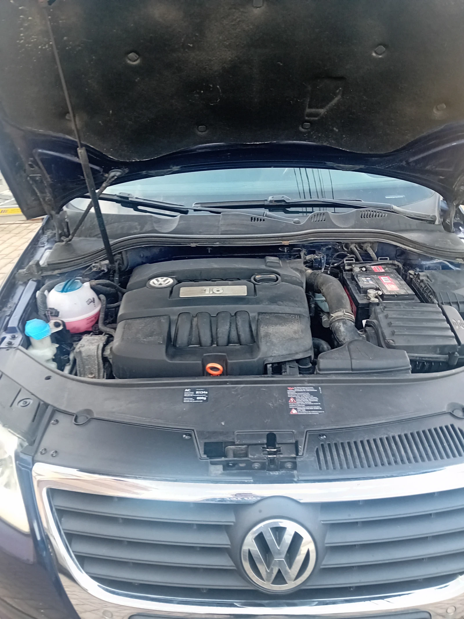 VW Passat 1.6 102k.s, снимка 13 - Автомобили и джипове - 53830828