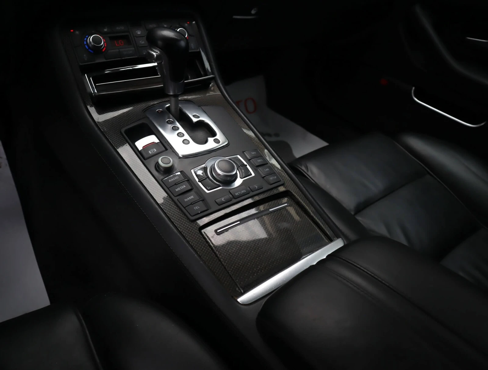 Audi S8 5.2FSI/Distronic/Lane Assist/Side Assist/Carbon/По, снимка 10 - Автомобили и джипове - 54062761