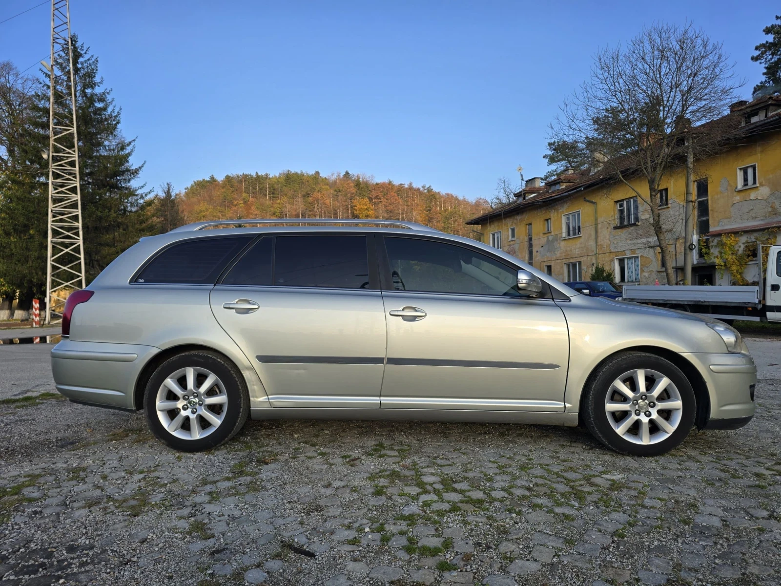Toyota Avensis 2.0 VVT-i Бензин/Газ (Stag) , снимка 4 - Автомобили и джипове - 54116105