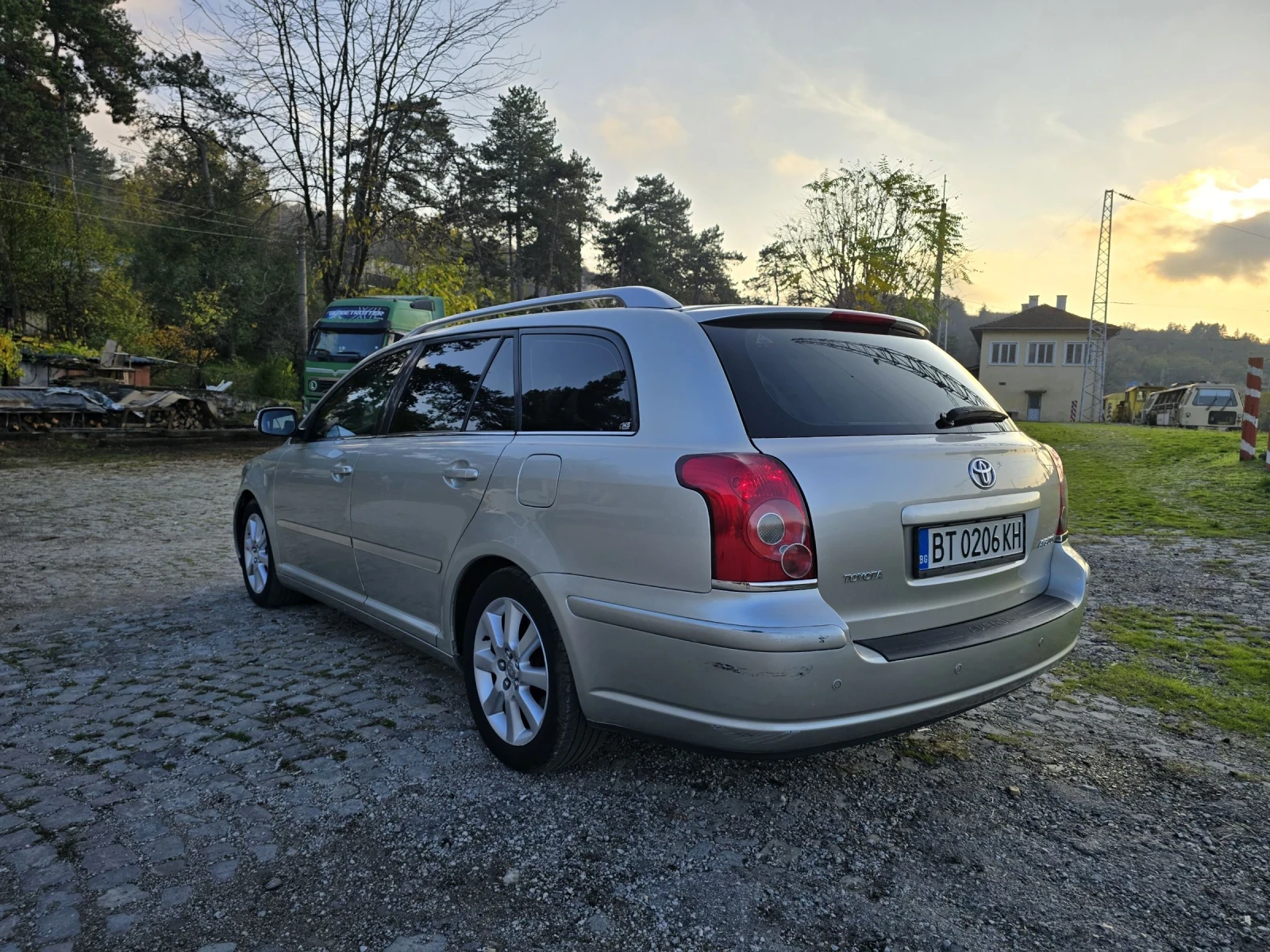 Toyota Avensis 2.0 VVT-i Бензин/Газ (Stag) , снимка 2 - Автомобили и джипове - 54116105