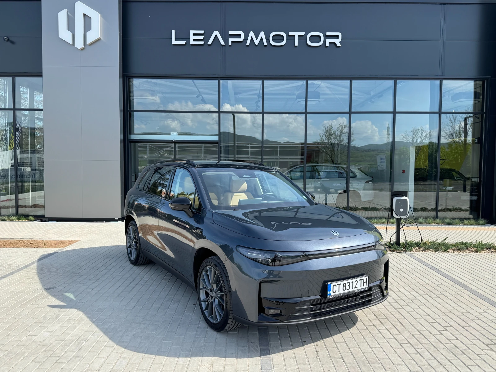 Leapmotor C10 DESIGN REEV 