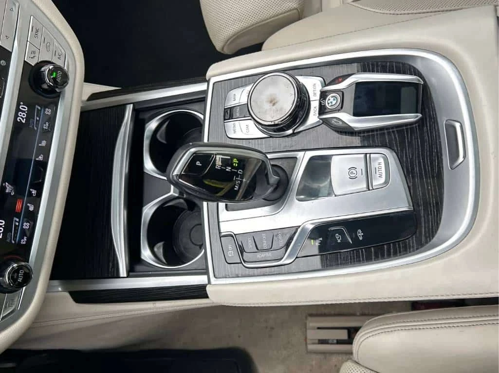 BMW 750 | DISTRONIC | HUD | ОБДУХВАНЕ | , снимка 16 - Автомобили и джипове - 54480292