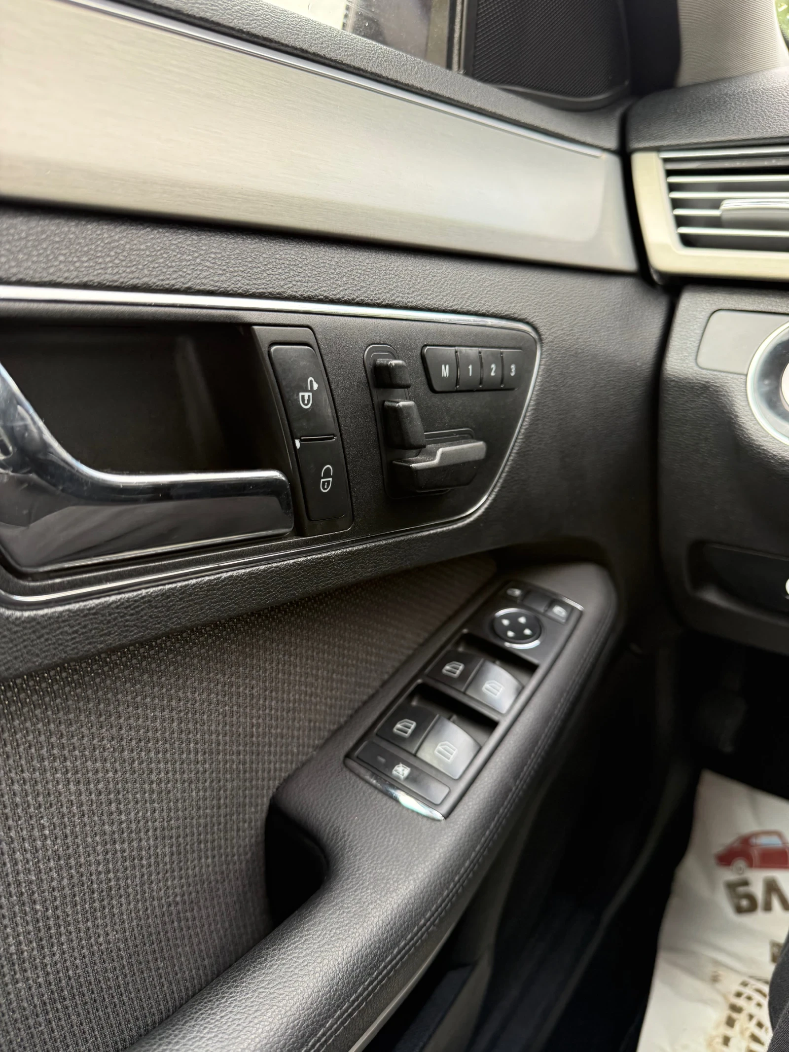 Mercedes-Benz E 250 Avantgarde , снимка 8 - Автомобили и джипове - 54569373