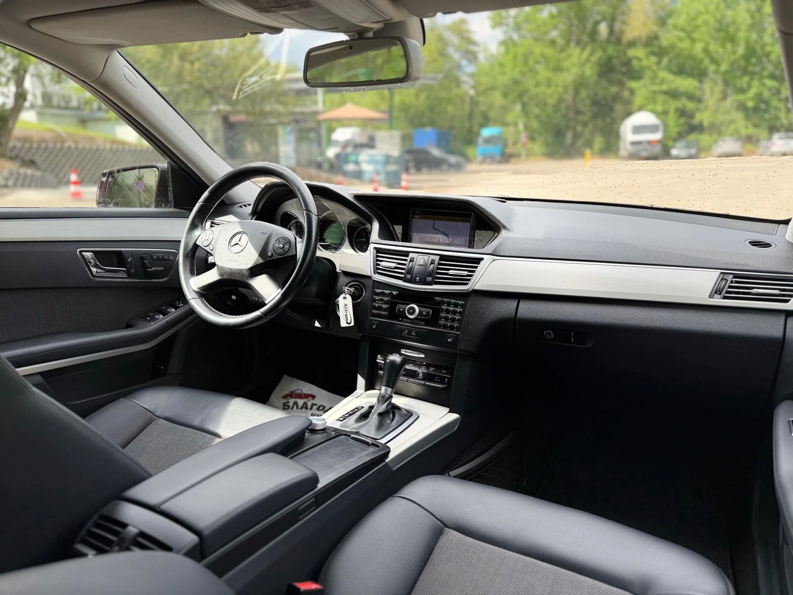 Mercedes-Benz E 250 Avantgarde , снимка 6 - Автомобили и джипове - 54569373