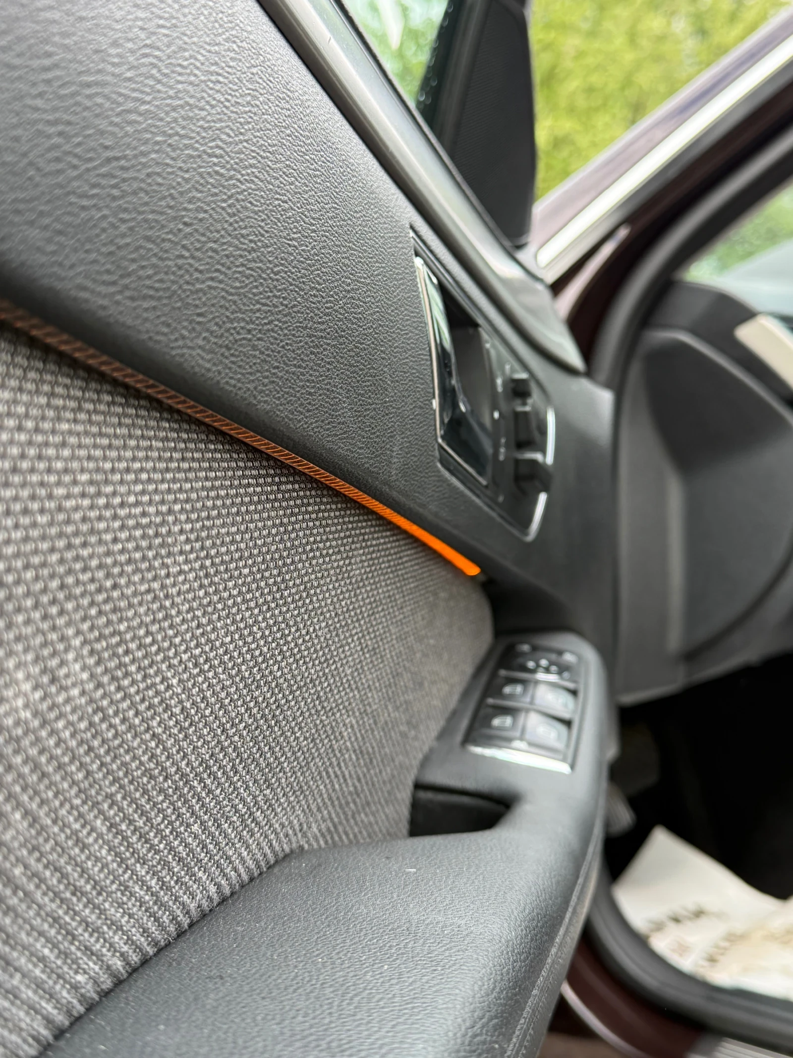 Mercedes-Benz E 250 Avantgarde , снимка 7 - Автомобили и джипове - 54569373