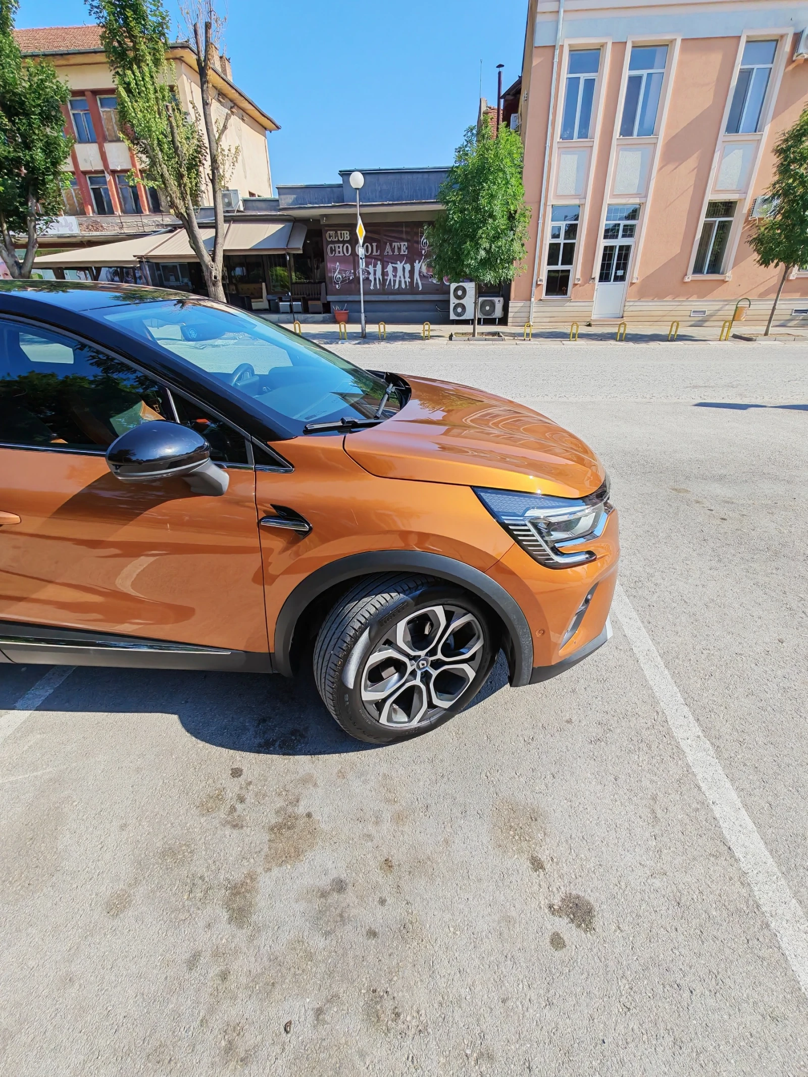 Renault Captur, снимка 4 - Автомобили и джипове - 55019066