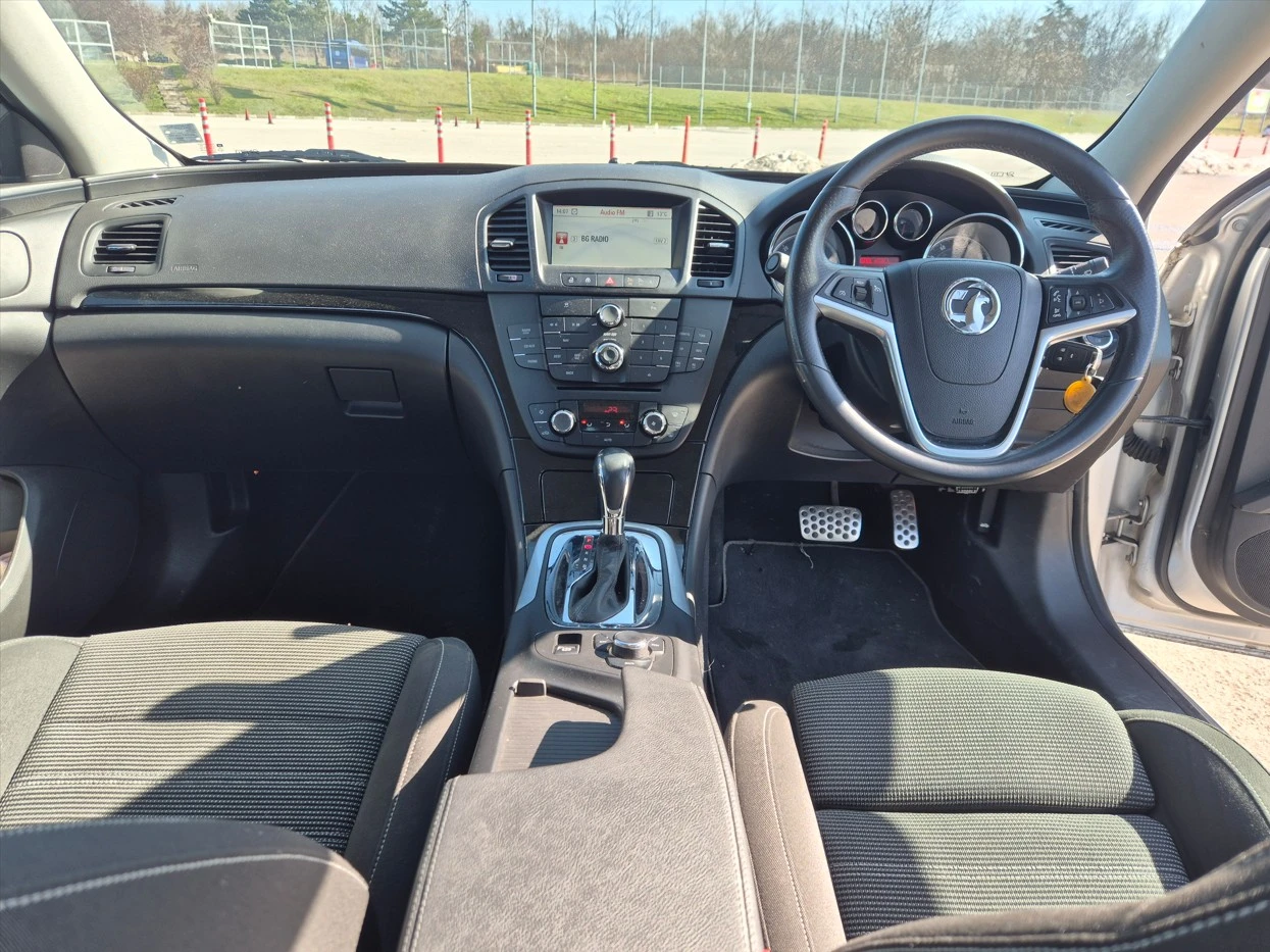 Opel Insignia 2.0 cdti, снимка 8 - Автомобили и джипове - 55092629