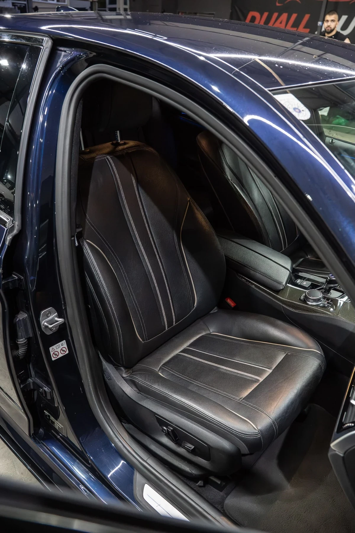 BMW 530 M5 LCI OPTIK/ LASER/ CARBON/ DISTRONIK/ LED/ 20zol, снимка 17 - Автомобили и джипове - 55267988