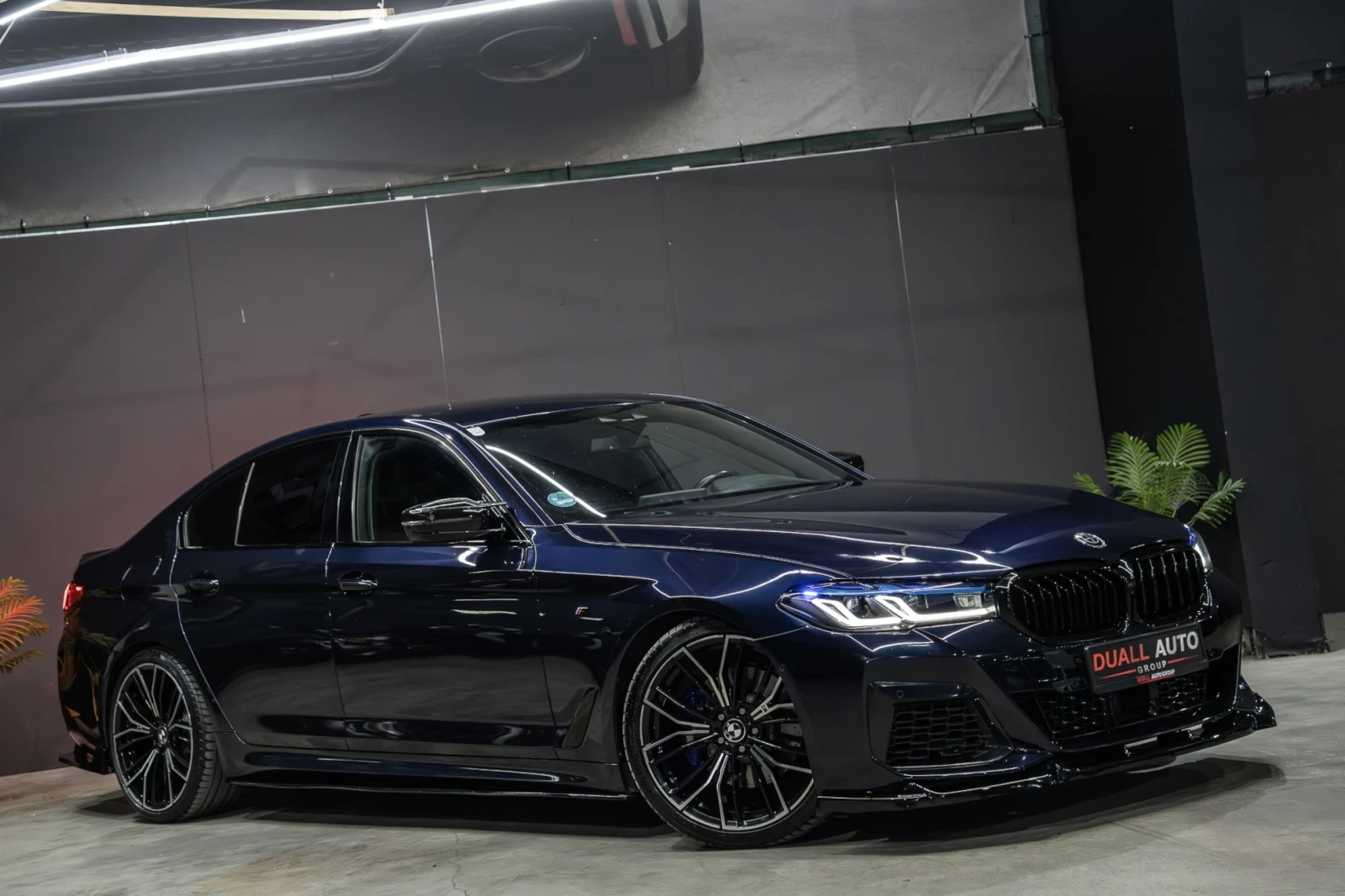 BMW 530 M5 LCI OPTIK/ LASER/ CARBON/ DISTRONIK/ LED/ 20zol, снимка 3 - Автомобили и джипове - 55267988