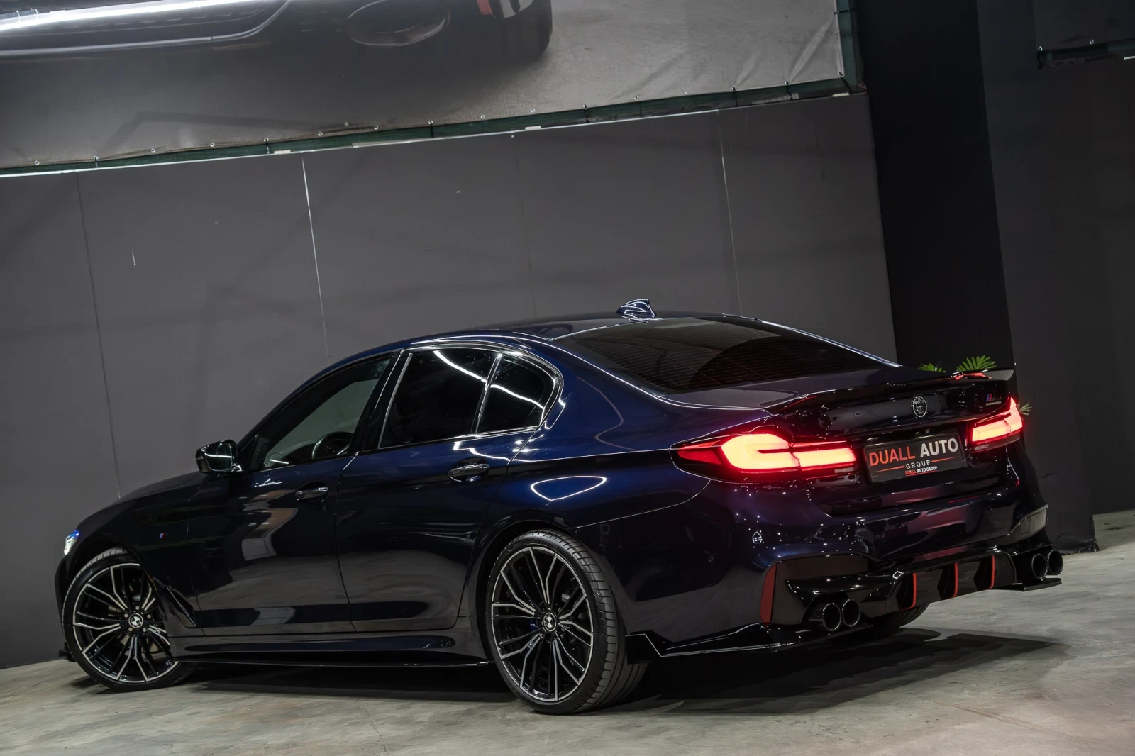 BMW 530 M5 LCI OPTIK/ LASER/ CARBON/ DISTRONIK/ LED/ 20zol, снимка 6 - Автомобили и джипове - 55267988