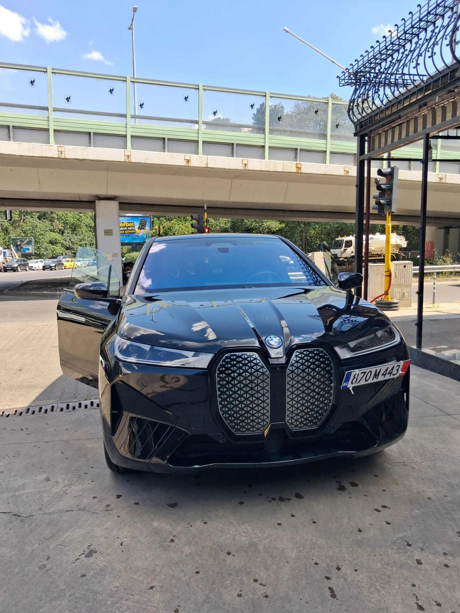 BMW iX xDrive50 SUV | FULL MAX | Harman Kardon PANORAMA, снимка 15 - Автомобили и джипове - 55588711