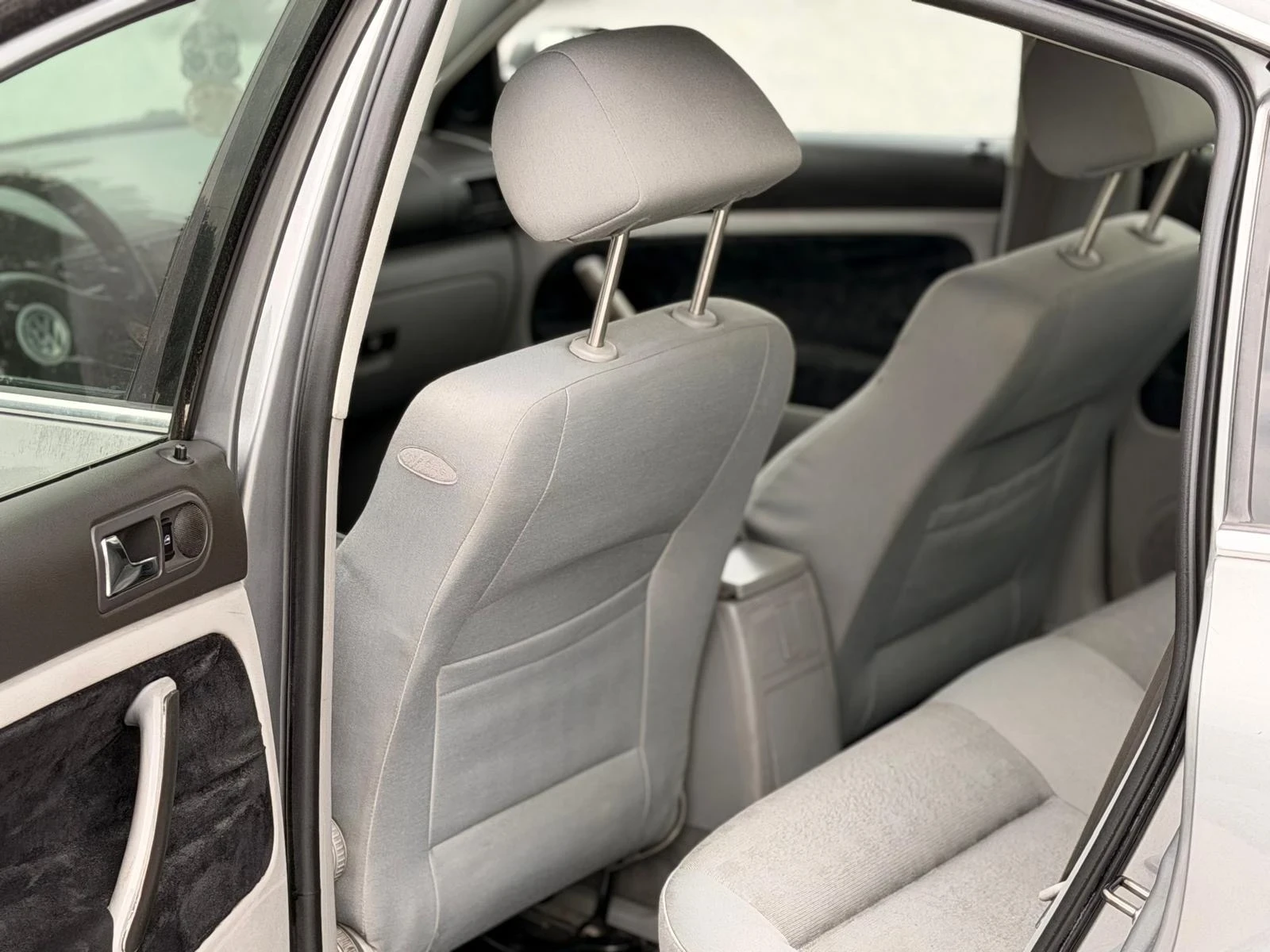 VW Passat 1.6i * Нов внос* , снимка 10 - Автомобили и джипове - 56261481