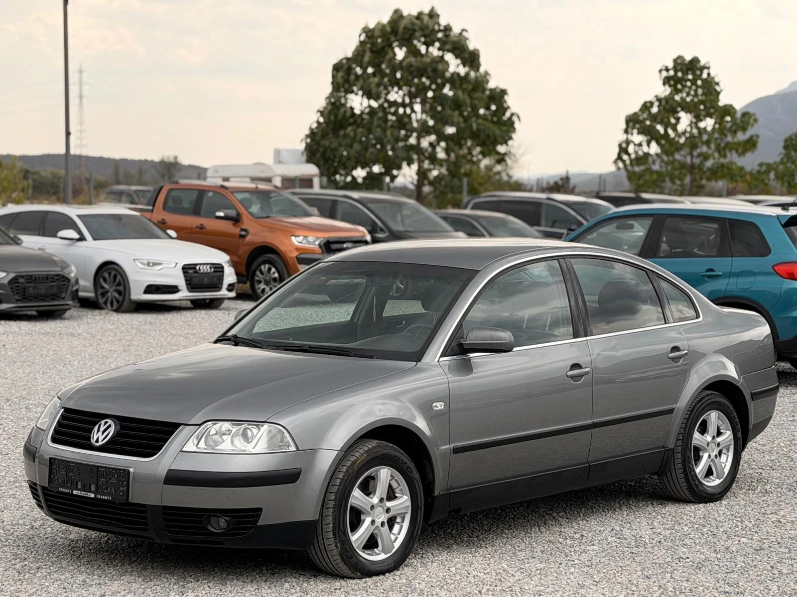 VW Passat 1.6i * Нов внос* 