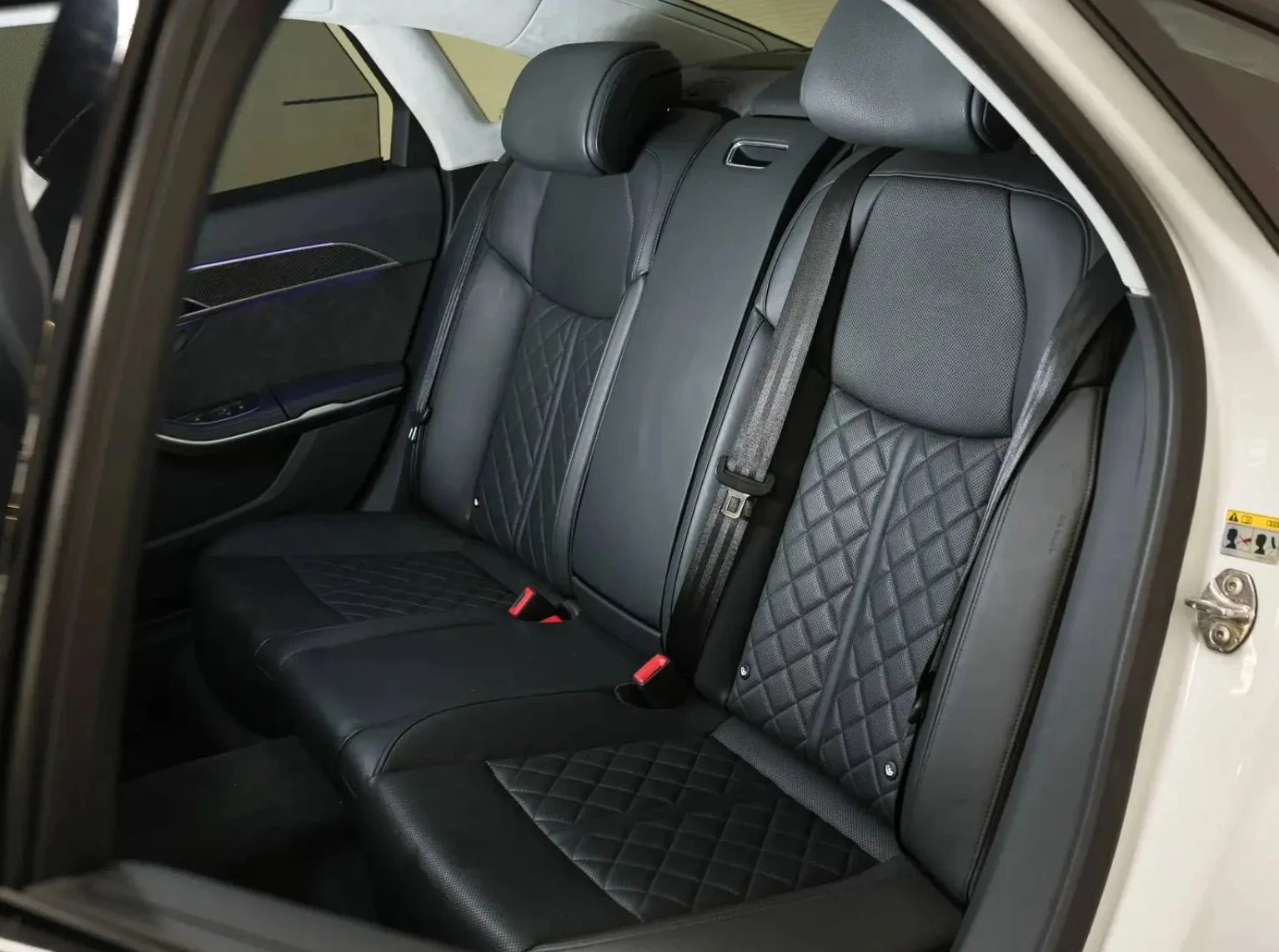 Audi S8 | Mobile.bg � ����������� 15