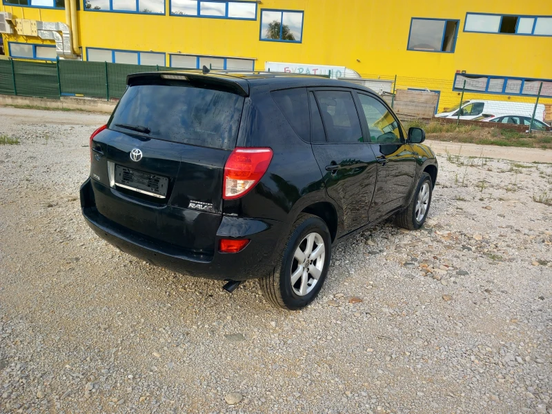 Toyota Rav4  136кс, снимка 4 - Автомобили и джипове - 47820629