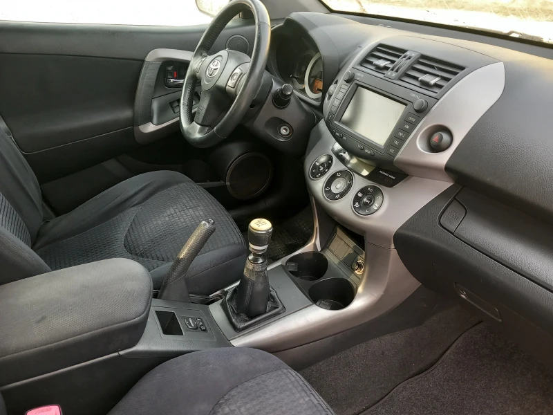 Toyota Rav4  136кс, снимка 7 - Автомобили и джипове - 47820629