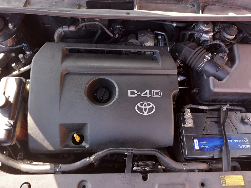 Toyota Rav4  136кс, снимка 12 - Автомобили и джипове - 47820629