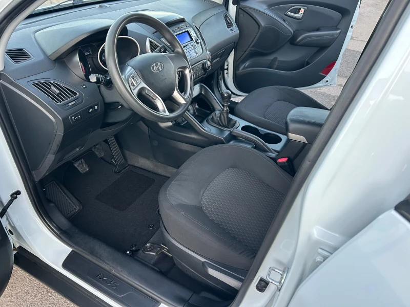 Hyundai IX35 2.0 CRDi, снимка 13 - Автомобили и джипове - 52527630