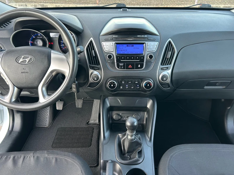 Hyundai IX35 2.0 CRDi, снимка 11 - Автомобили и джипове - 52527630