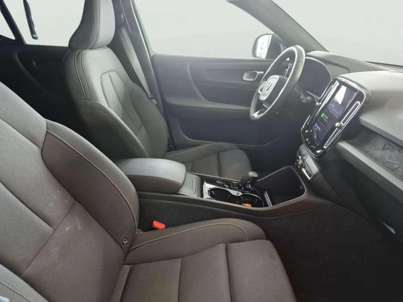 Volvo XC40 69 kWh, снимка 9 - Автомобили и джипове - 52530079