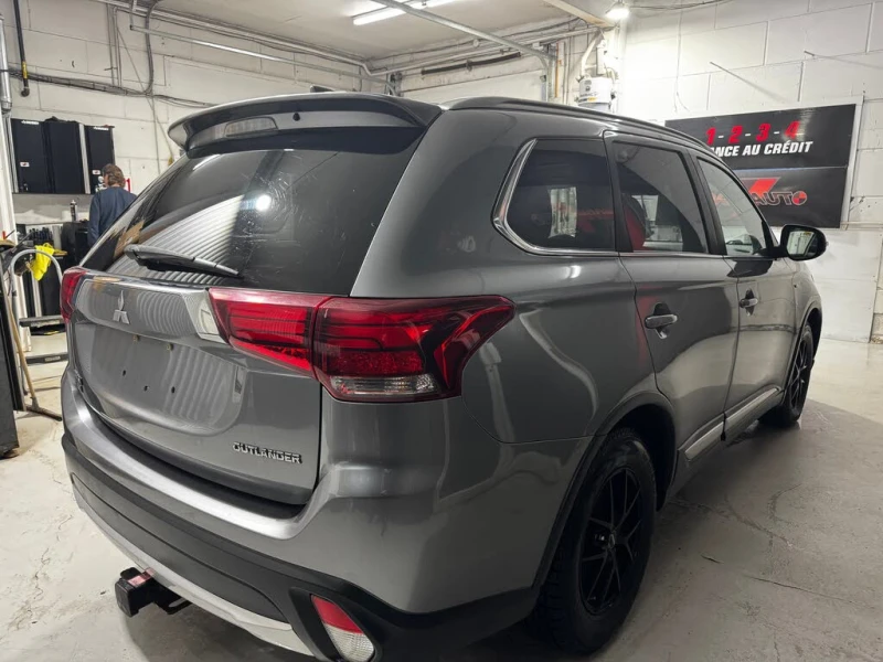 Mitsubishi Outlander GT S* ПОДГРЕВ* КАМЕРА* СЛЕДЕНЕ НА ЛЕНТИ* МЪРТВА ТО, снимка 3 - Автомобили и джипове - 52553834