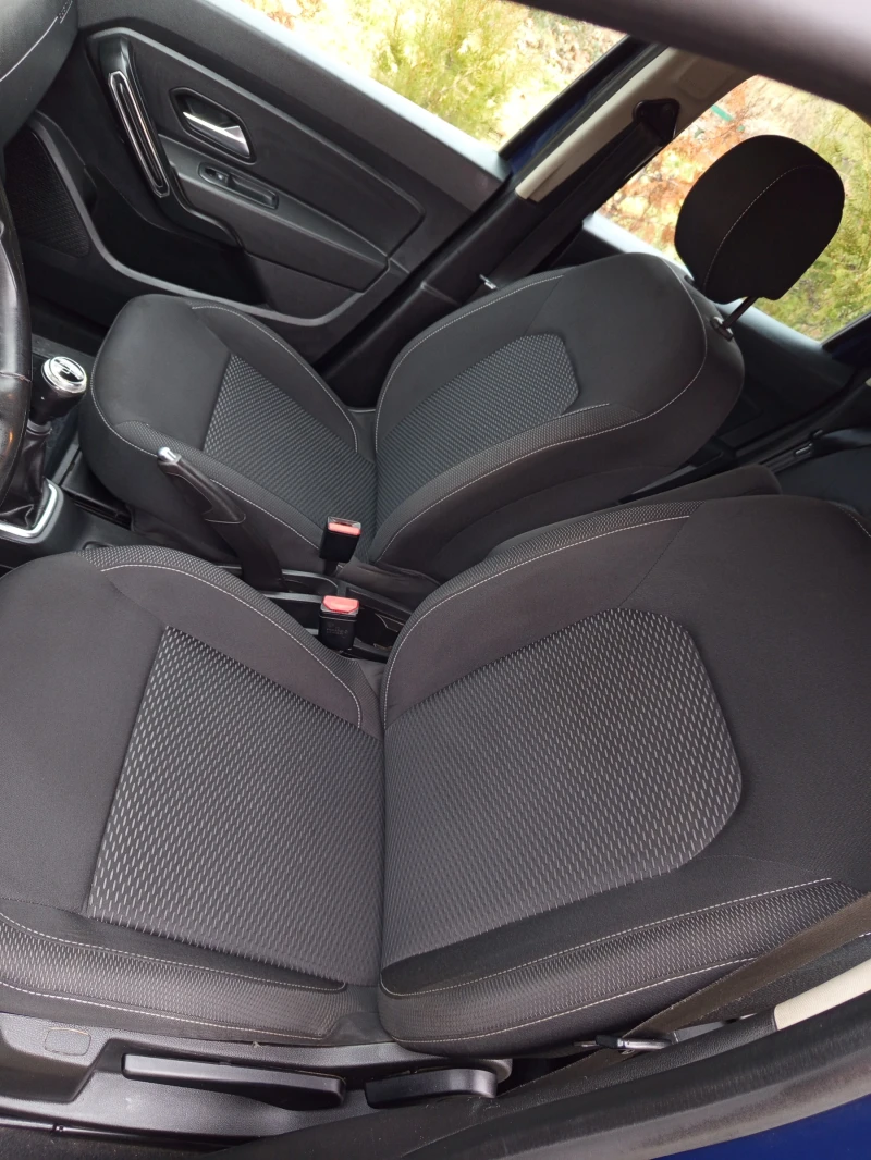 Dacia Duster, снимка 8 - Автомобили и джипове - 53196490