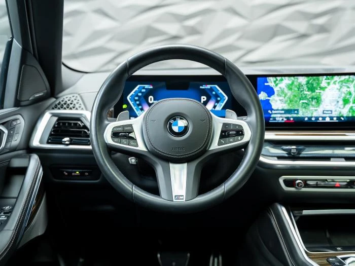 BMW X6 40d* XDRIVE* M SPORT* H&K* 360* PANO* ОБДУХВ* , снимка 11 - Автомобили и джипове - 55084163