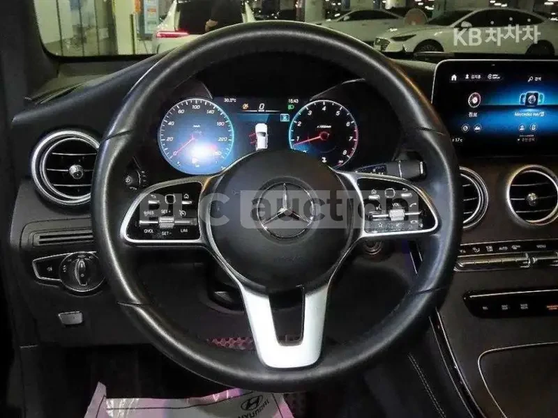 Mercedes-Benz GLC 300 COUPE / HEAD UP / ЦЕНА ДО БЪЛГАРИЯ, снимка 8 - Автомобили и джипове - 55407384