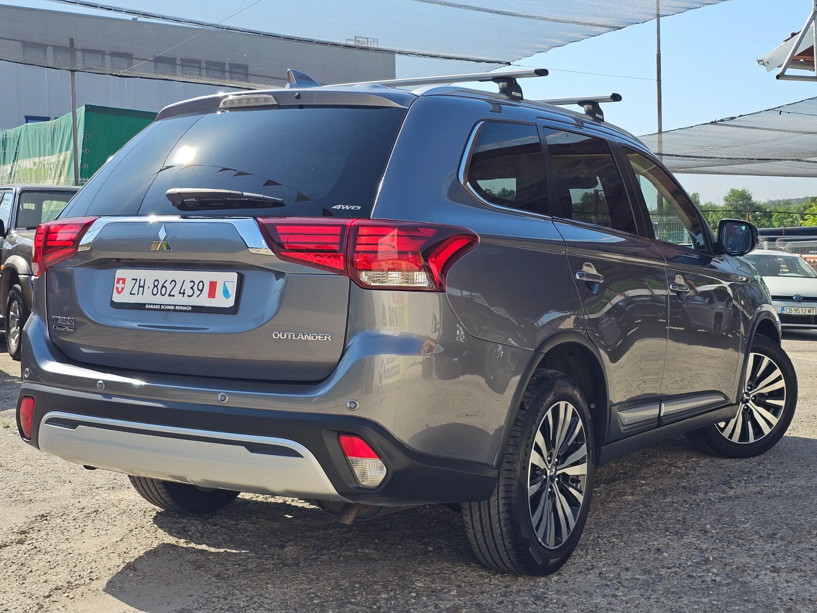 Mitsubishi Outlander 2.0 MIVEC DIAMOND  - изображение 4