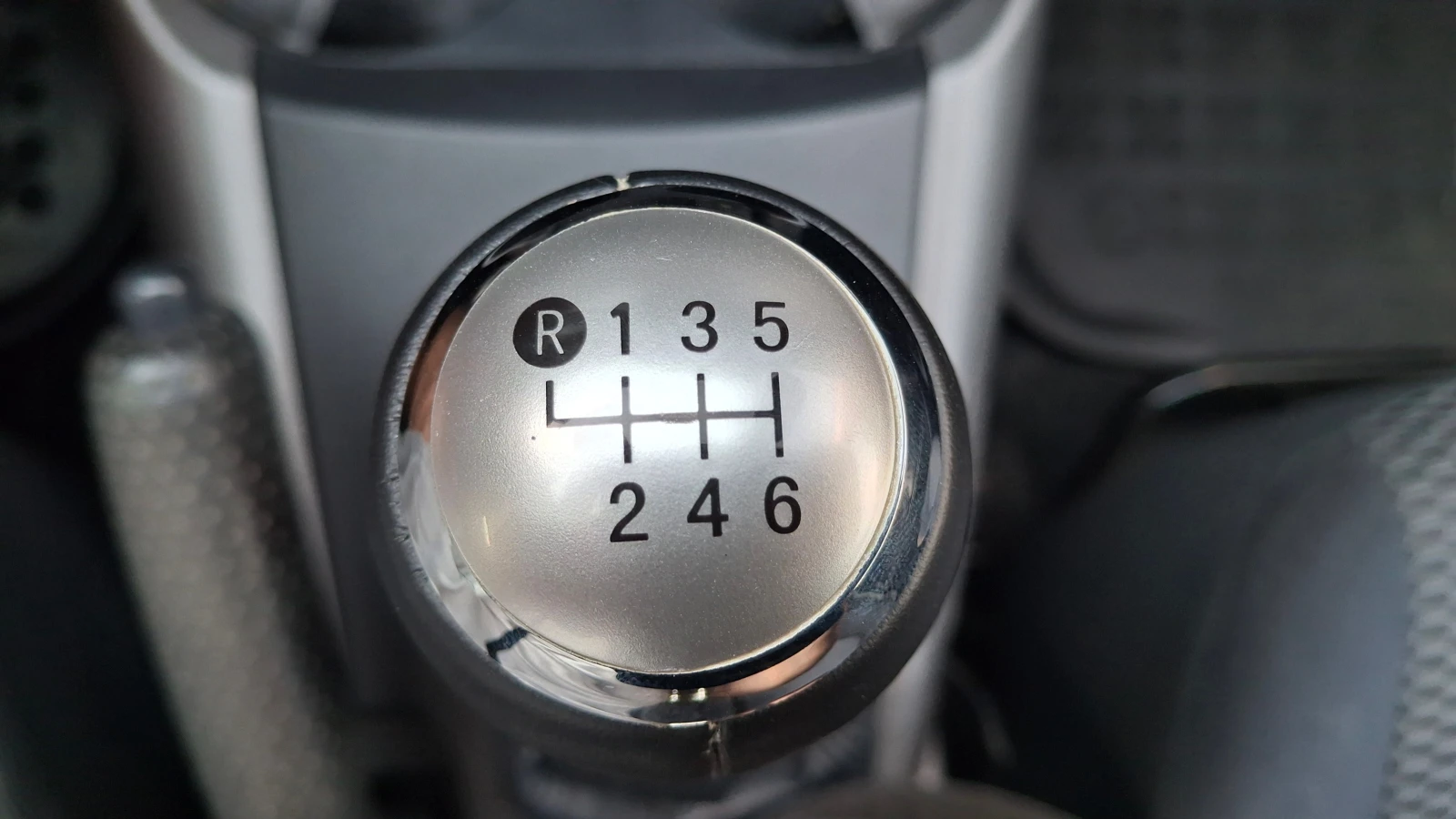 Toyota Rav4 2.2 D-4D 136 к.с. - изображение 10