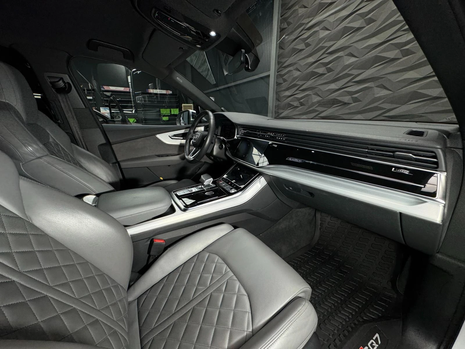Audi SQ7 * * Quattro TFSI HuD* 360* 7 seats* Lift | Mobile.bg   11