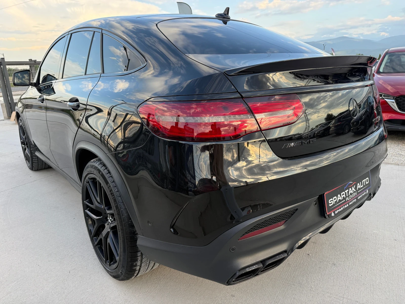Mercedes-Benz GLE 63 S AMG 2017г* 650к.с* FULL MAX* 174.000KM* Сервизна Истор, снимка 6 - Автомобили и джипове - 54772109