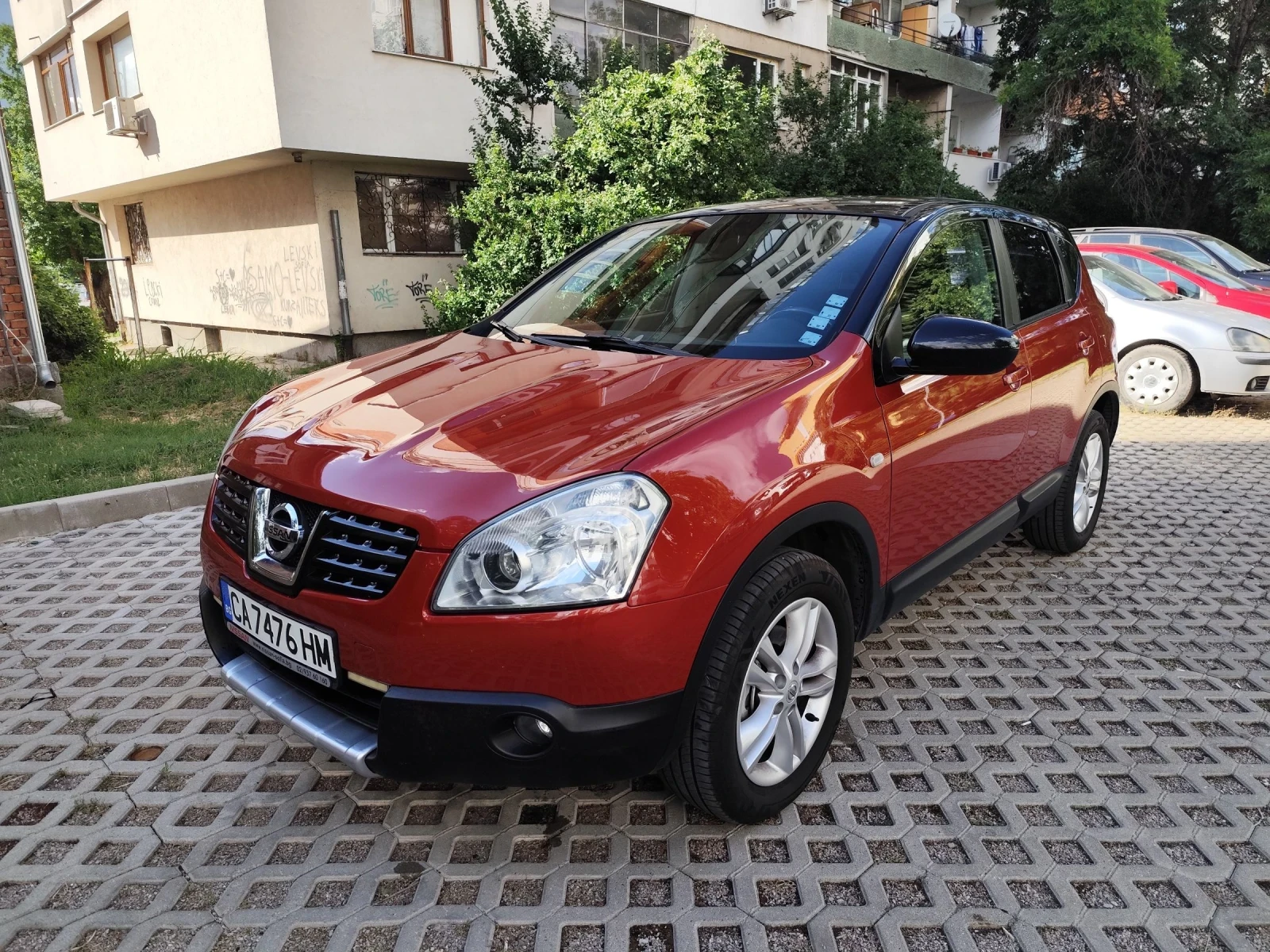 Nissan Qashqai 2.0i 4х4 с газ, снимка 2 - Автомобили и джипове - 55177069