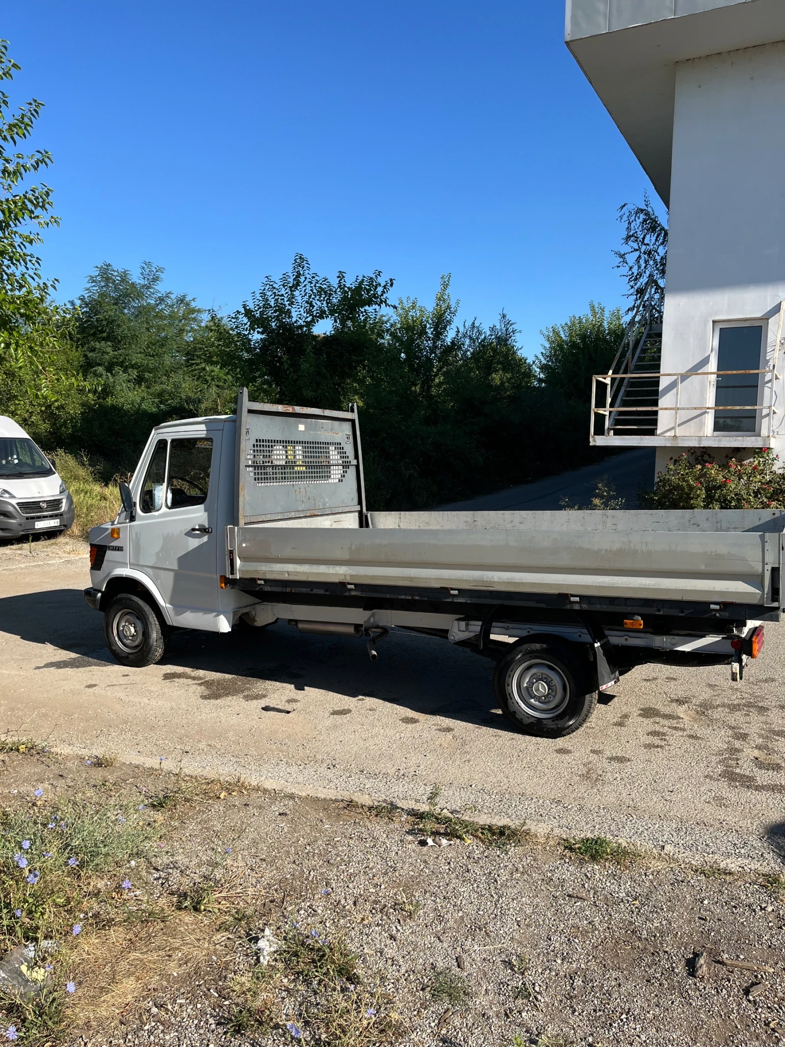 Mercedes-Benz 307 Бордови - изображение 8