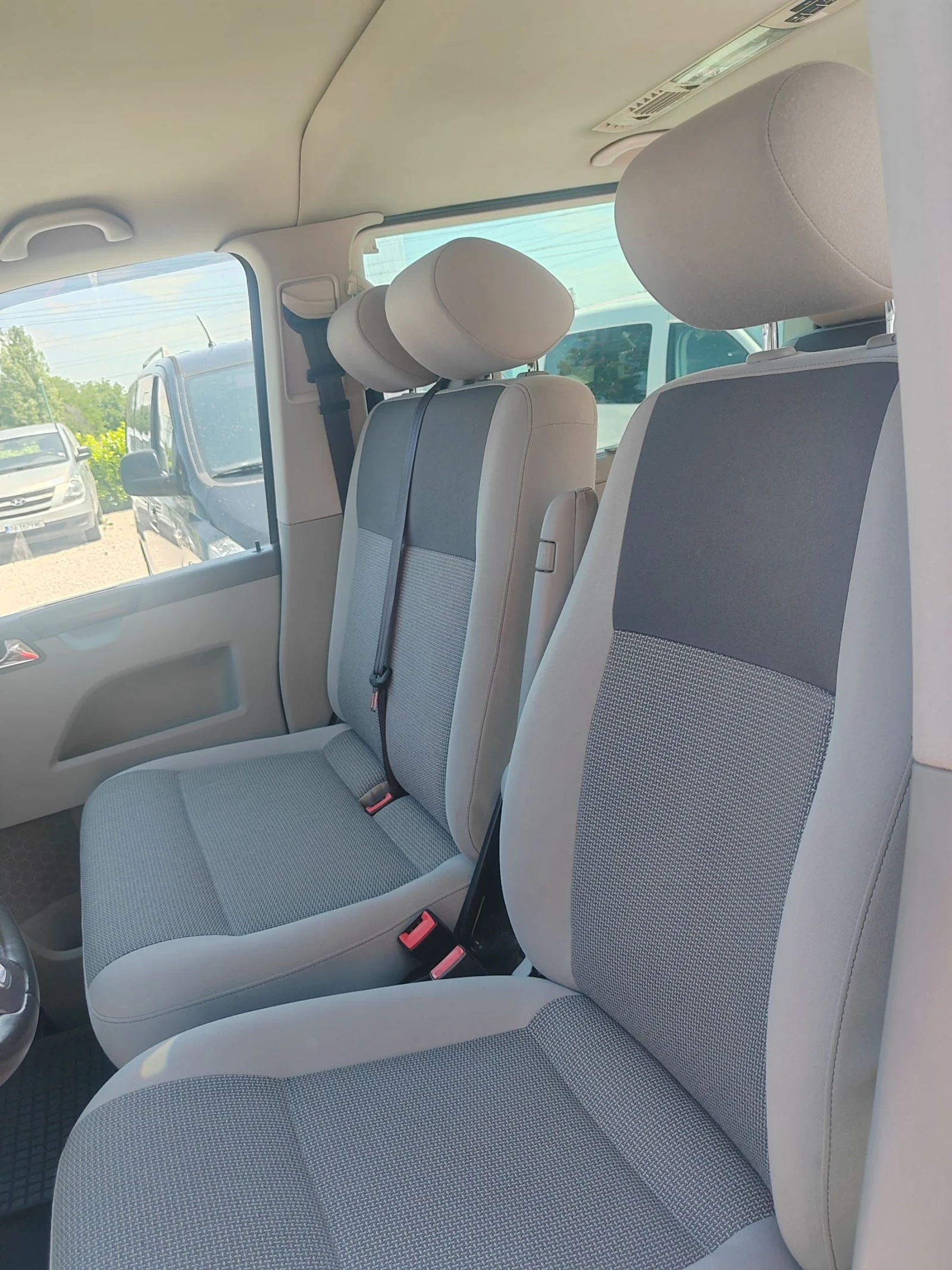 VW Caravelle 2.0, 180к.с. 9 местен , снимка 8 - Бусове и автобуси - 54812855
