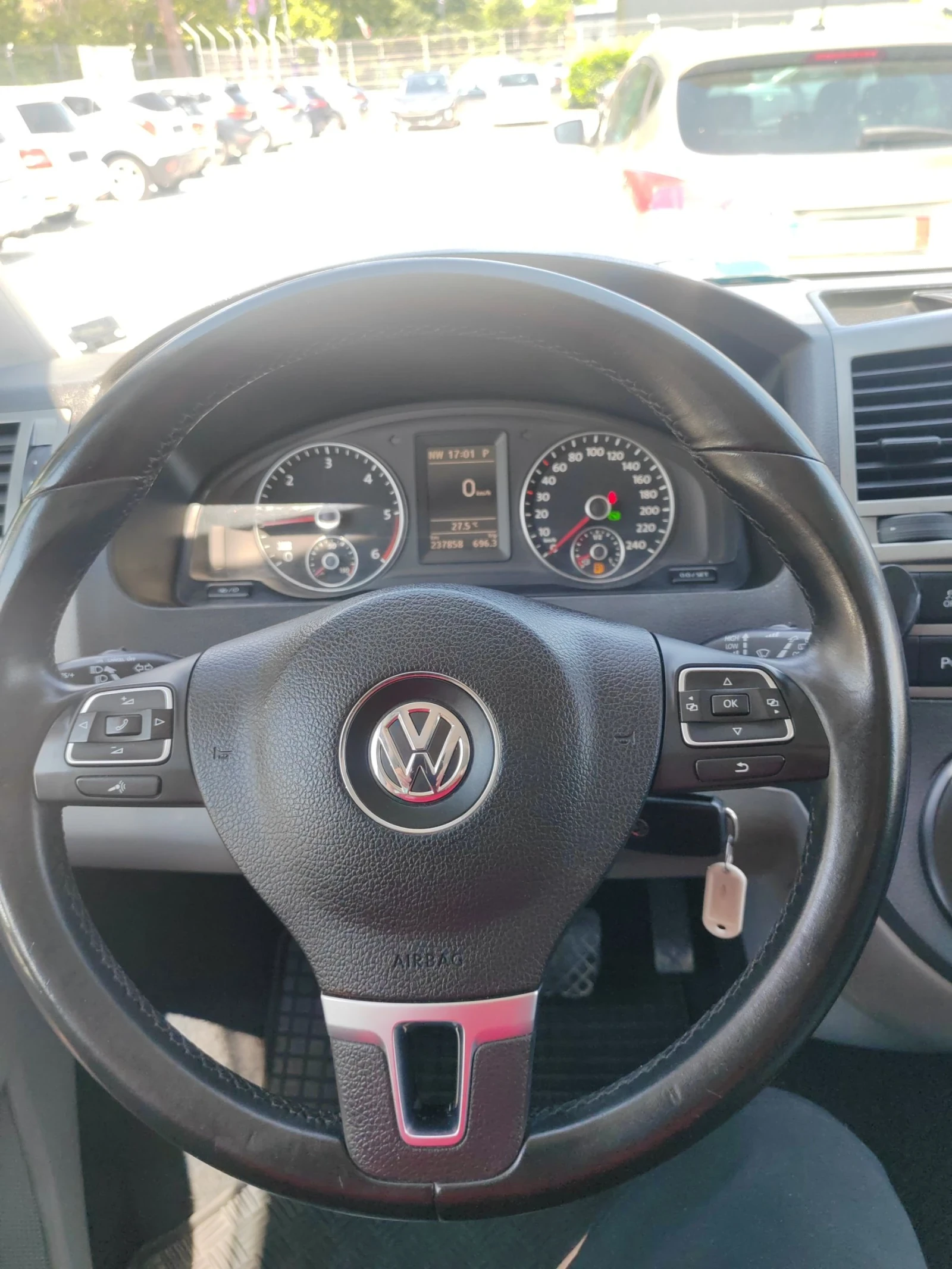VW Caravelle 2.0, 180к.с. 9 местен , снимка 13 - Бусове и автобуси - 54812855