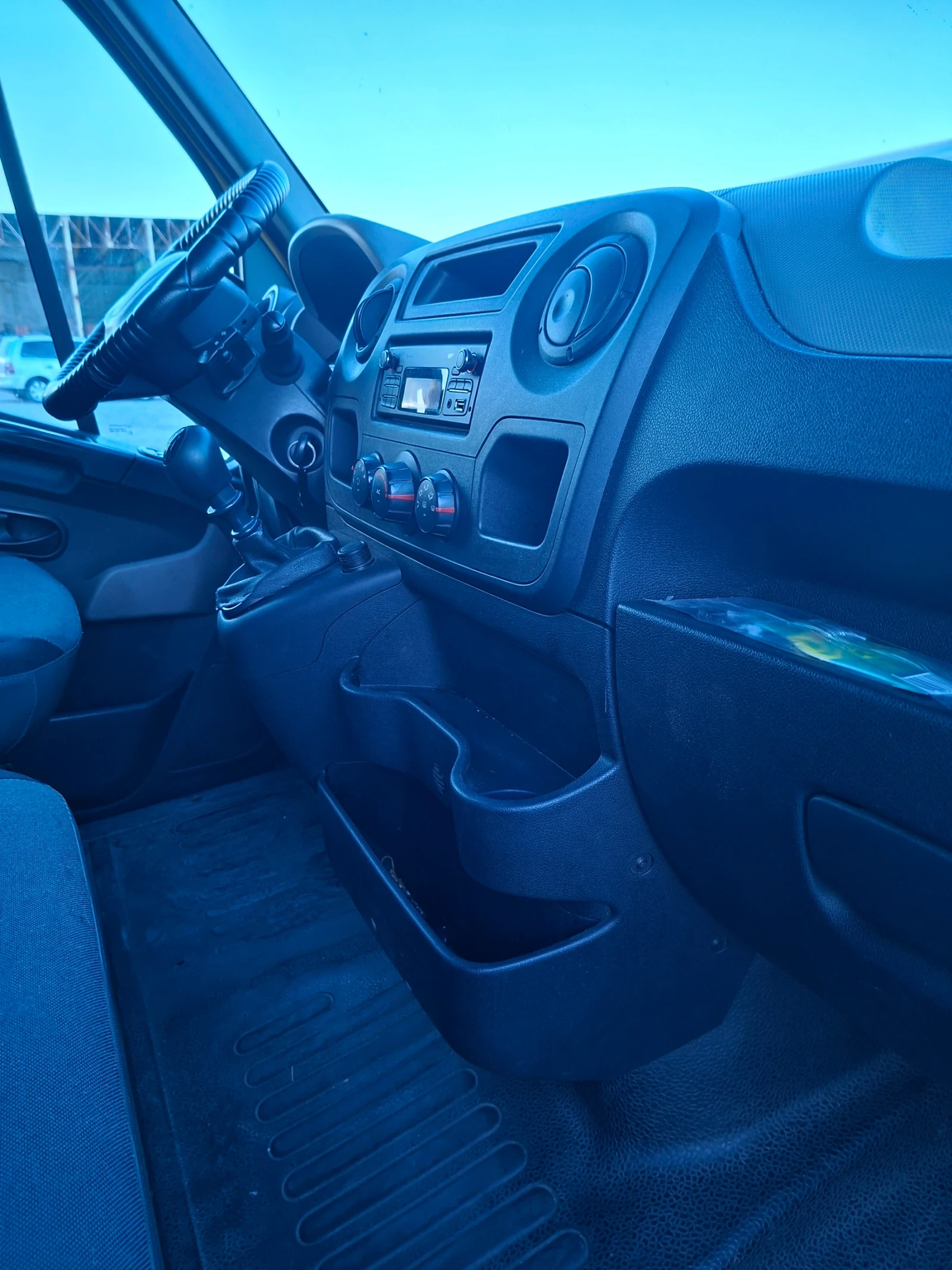 Renault Master Товарен , снимка 15 - Бусове и автобуси - 54858657