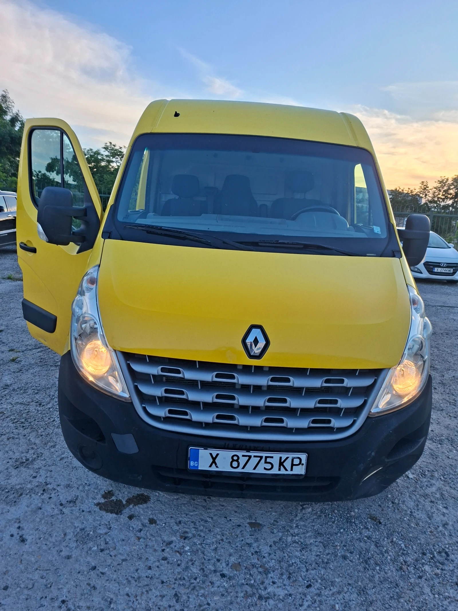 Renault Master Товарен , снимка 3 - Бусове и автобуси - 54858657