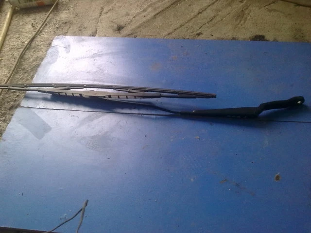 рамо чистачка предно ляво за Пежо 206 1.4i 03г.