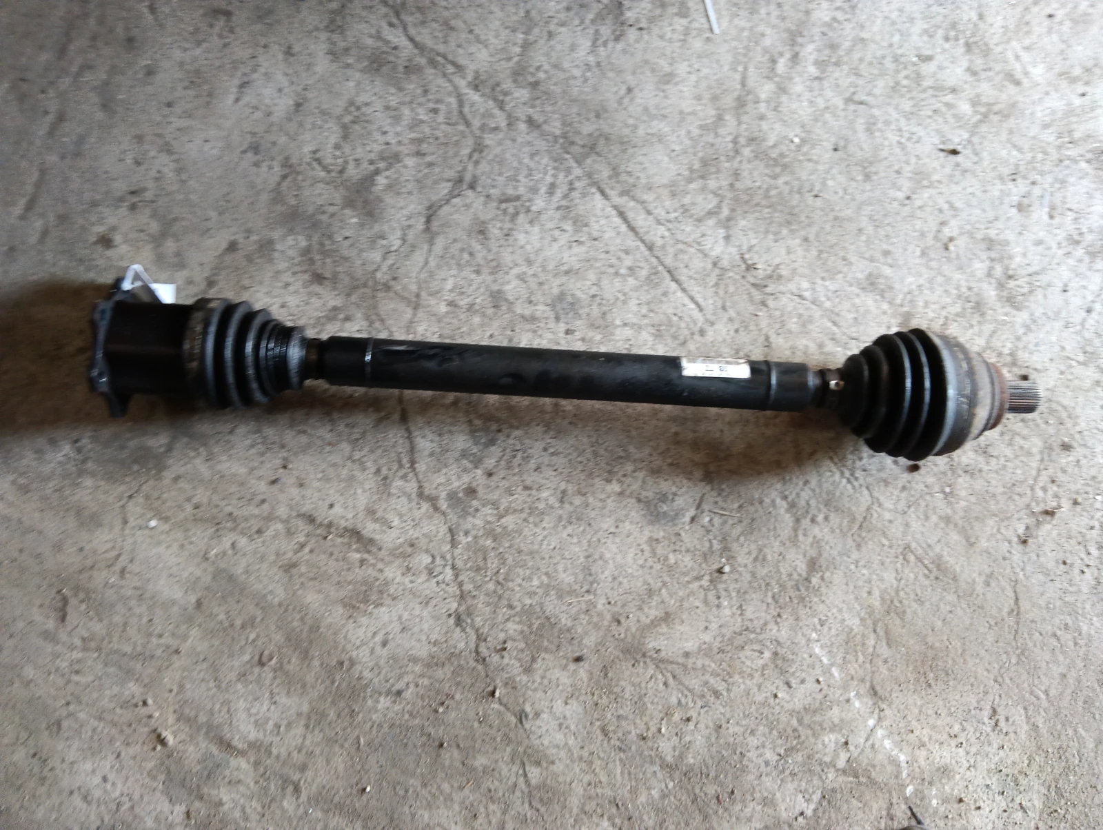 полуоска предна дясна 5Q0407272BT DSG 2.0TDI Audi A3