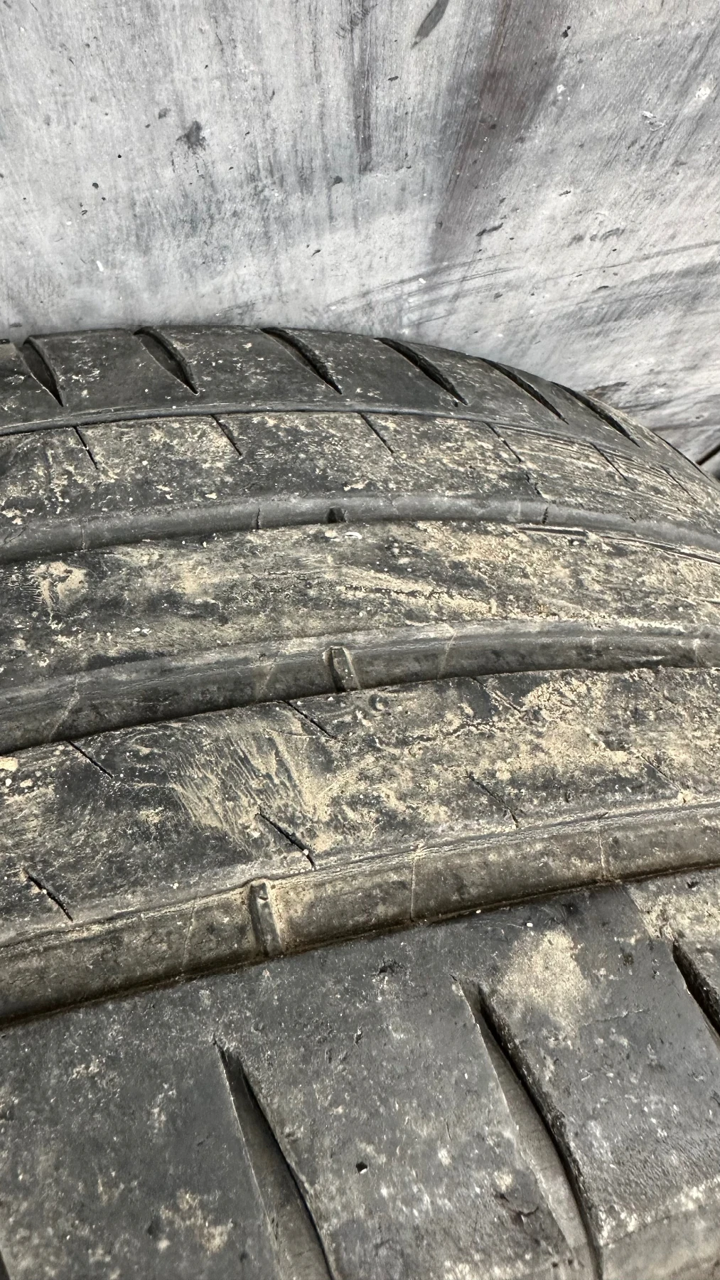 Гуми Летни 255/35R19, снимка 5 - Гуми и джанти - 54235080